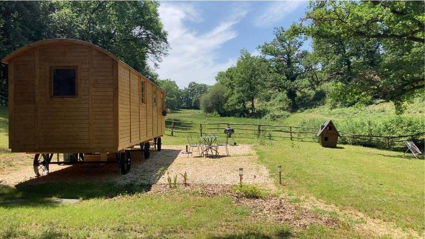 Tente pour 4 personnes, avec Terrasse ainsi que Jardin et Vue