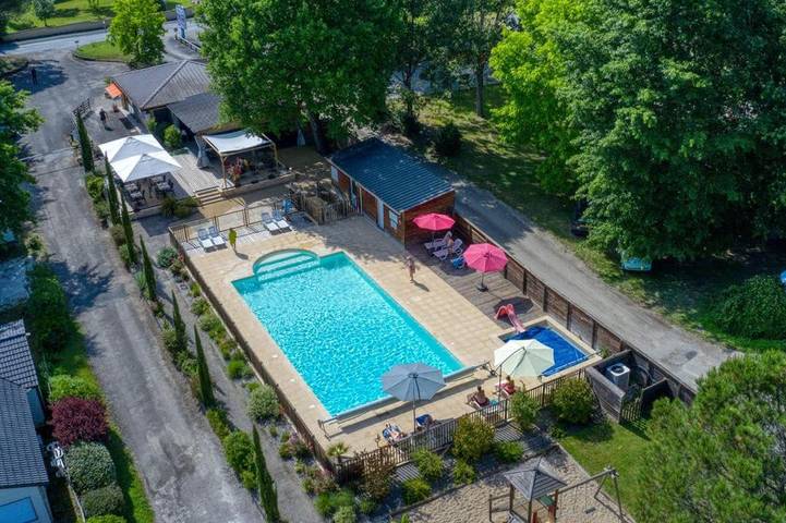 Camping pour 2 personnes, avec Terrasse et Piscine