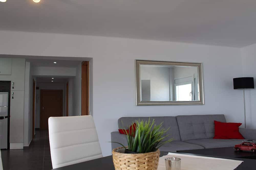 Apartamento entero, Moderno Apartamento  En 1ª Línea De Mar Con Vistas Mar Y Montaña in Sant Salvador (Tarragona), Vendrell