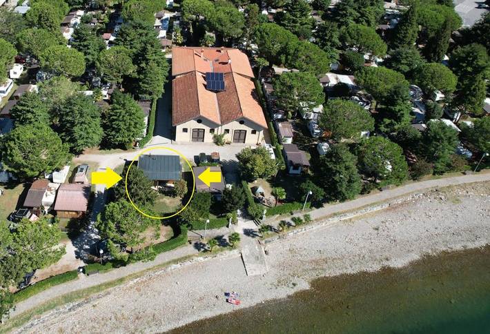Camping pour 4 personnes, avec vue sur le lac et terrasse ainsi que jardin et vue dans Lac de Côme - 4