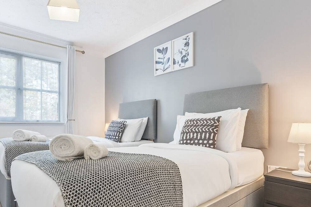 Central Peaceful Home with Parking, Wi-Fi & Garden in Stafford, Staffordshire