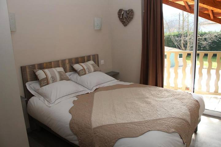 Chambre d’hôte pour 2 personnes, avec piscine ainsi que balcon et vue dans l' Isère - 4