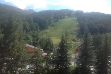Gîte pour 6 personnes, avec terrasse dans Office De Tourisme De Serre Chevalier Bureau De Saint Chaffrey