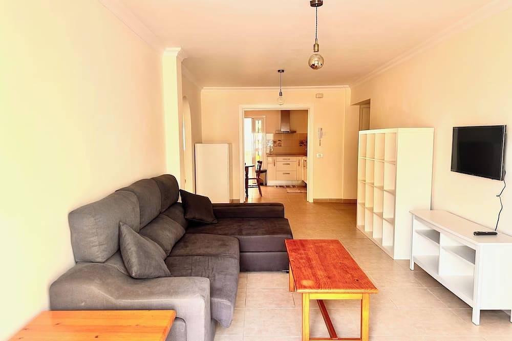 Entire apartment, Pambnb – Bajamar Seaside Retreat in Bajamar, San Cristóbal de La Laguna