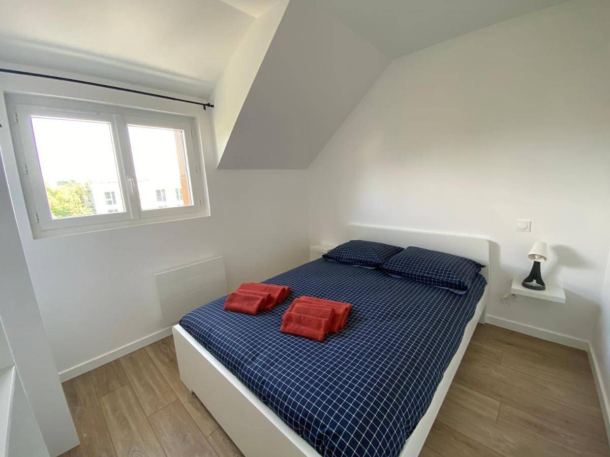 Appartement entier, One-Bedroom Apartment in Épinay-sur-Orge, Essonne