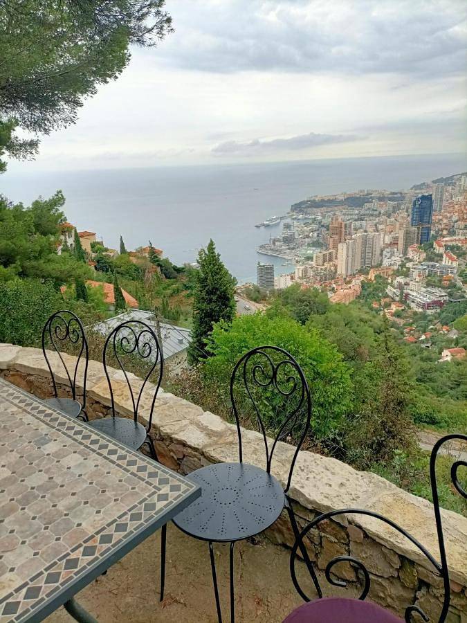 Villa pour 2 personnes, avec terrasse ainsi que jardin et vue