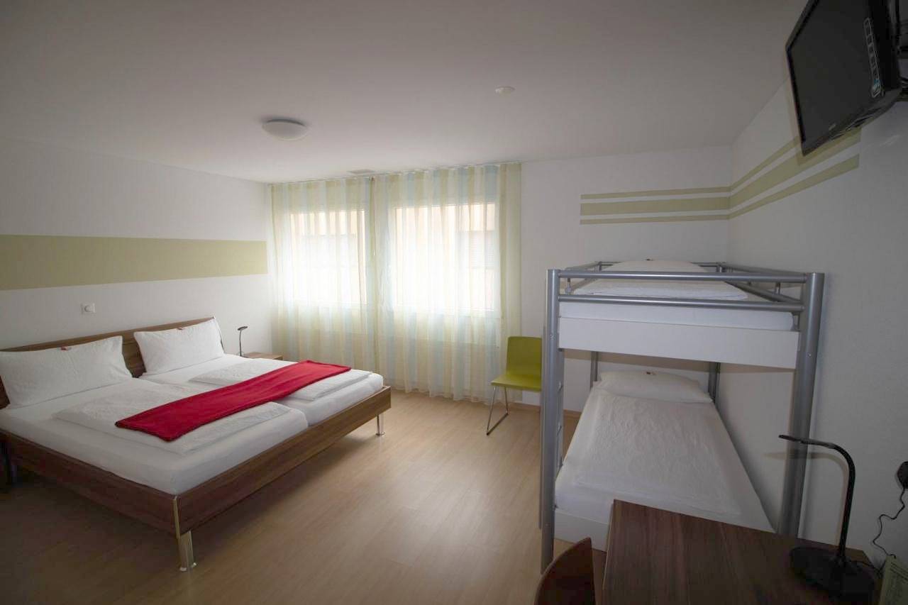 Quadruple Room in Wollerau, District de Höfe