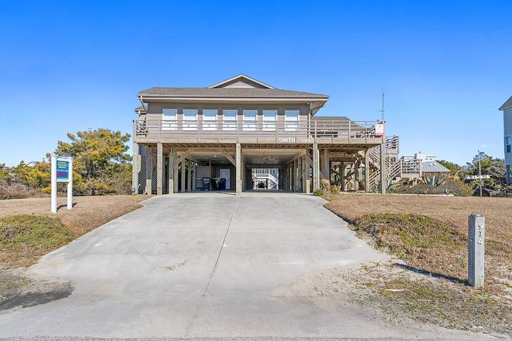 Vacation house for 14 people in Oak Island (NC)