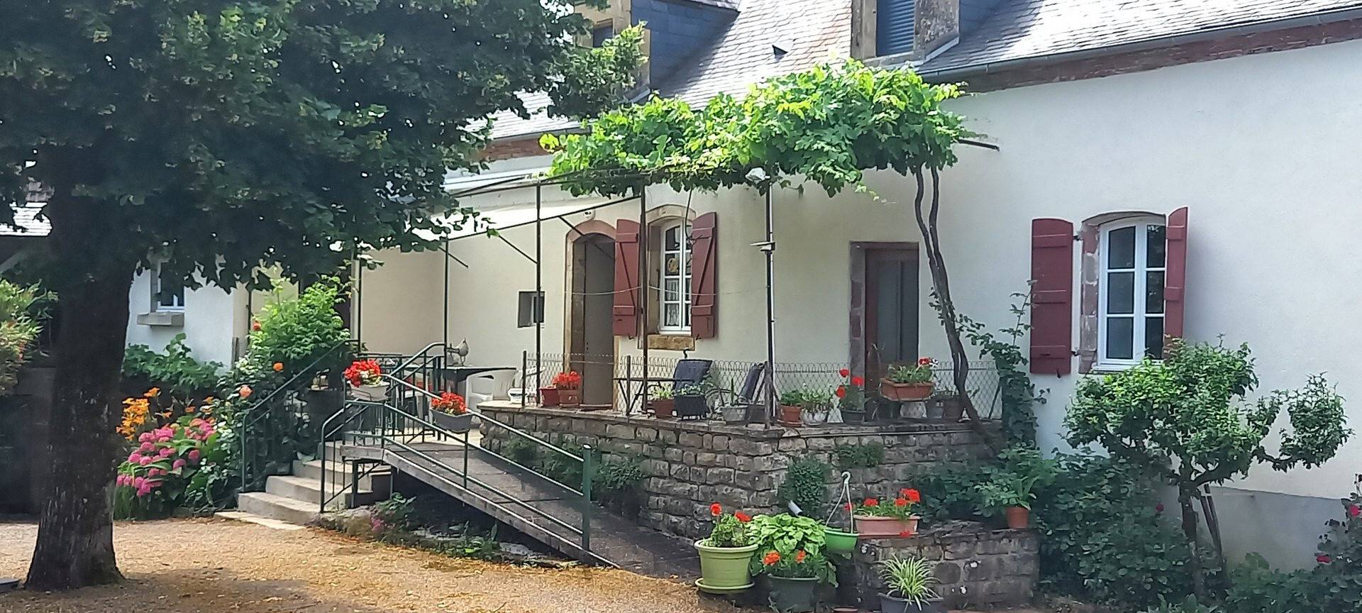 Renoviertes Landhaus in kleinem Weiler in Ligneyrac, Brive-la-Gaillarde und Umgebung