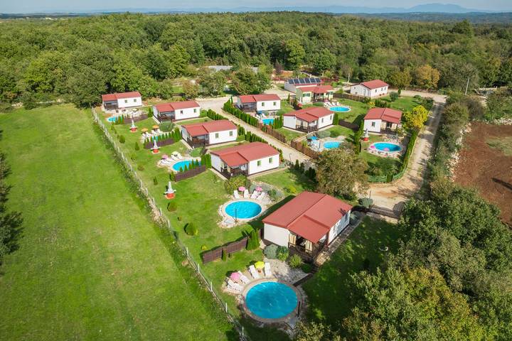 Ferieudlejning for 6 personer, med pool og have i Istrien