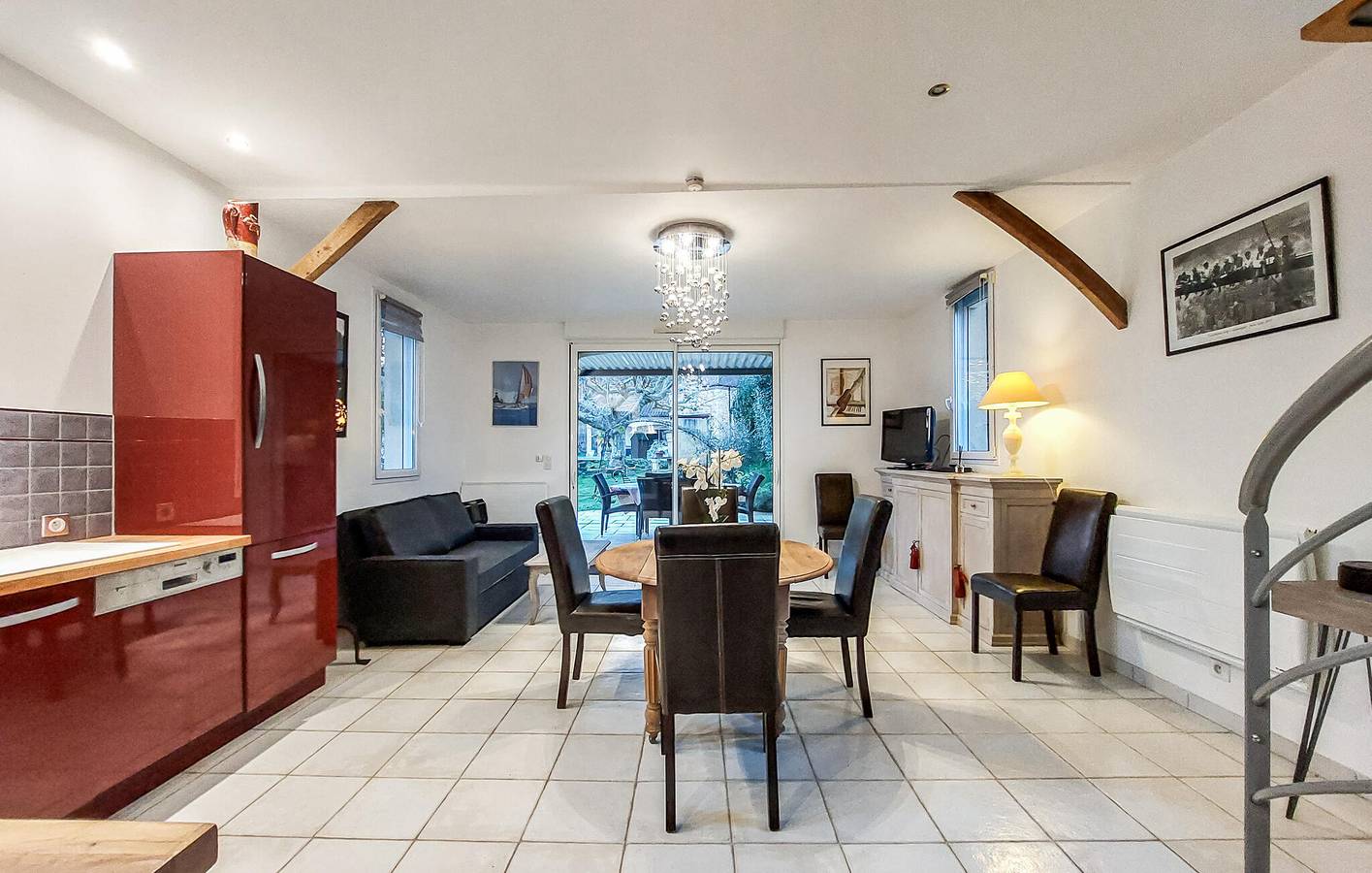 Charmant appartement met 2 slaapkamers, zwembad en tuin, vlakbij Le Bellevue in Sarlat-la-Canéda, Périgord Noir