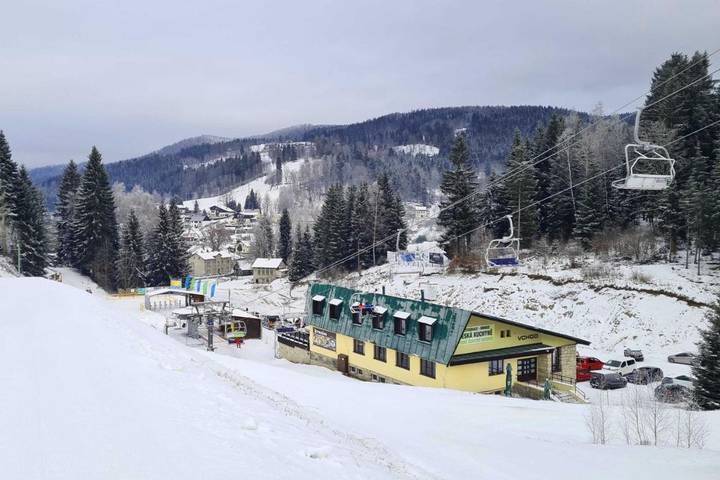 Ferienhaus für 4 Personen, mit Terrasse in Tanvald