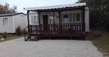 Camping pour 5 personnes, avec terrasse et vue, adapté aux familles à Sigean