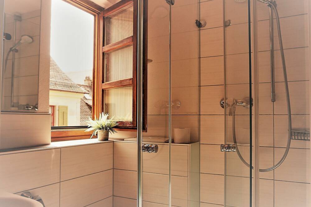 Double room Liechtenstein - Into the fishing net in Meersburg, Region Bodensee-Oberschwaben