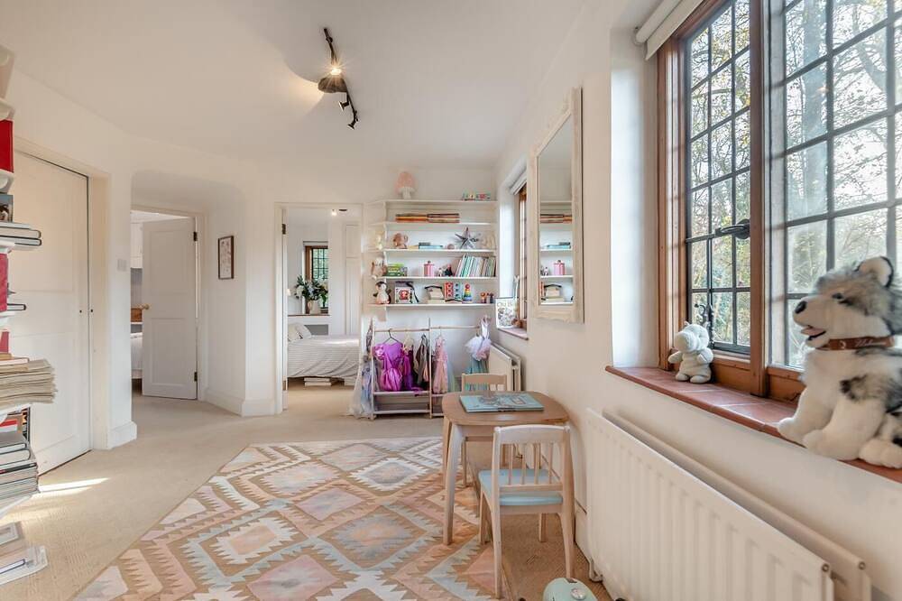 6 Bed in Englefield Green (oc-e34166) in Thorpe Park, Surrey