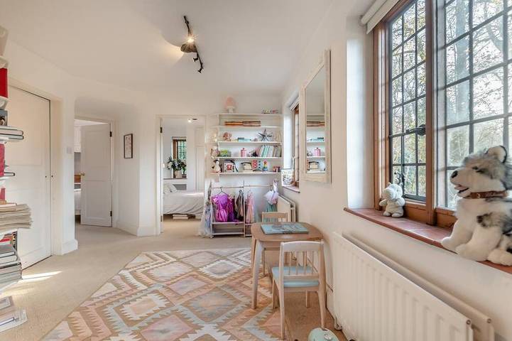6 Bed in Englefield Green (oc-e34166) in Thorpe Park, Surrey