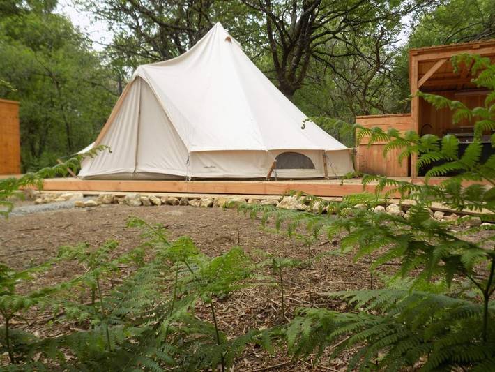 Tente pour 4 personnes, avec vue et jardin ainsi que terrasse et vue sur le lac