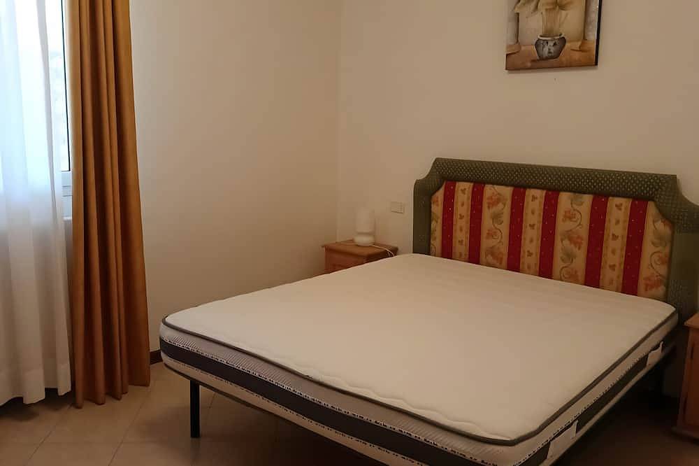 Geheel appartement, Appartement 'Rex Lo Scoglietto - Bilocale 29' met gedeeld zwembad, privéterras en Wi-Fi in Castiglione della Pescaia, Provincie Grosseto