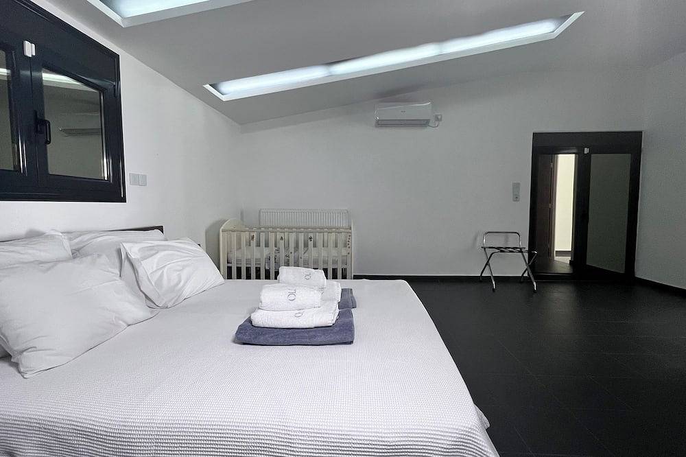 Olivujoj - Private Pool Villa with Detached Pool House & Bbq in Athenian Riviera in Anavyssos, Regionalbezirk Ostattika