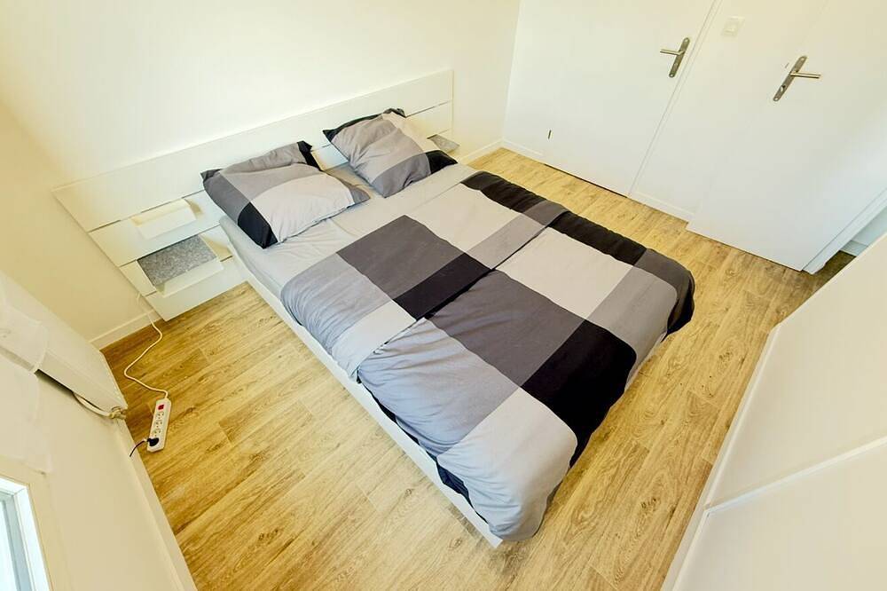 Appartement entier, Appartement 2pièces refait à neuf Parking ,Wifi,machine à laver séche linge. in Corbeil-Essonnes, Essonne