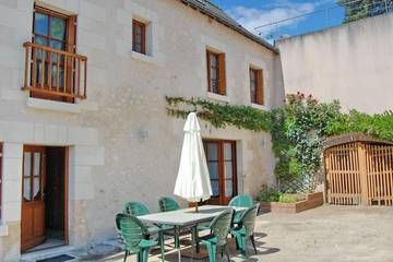 Gîte pour 6 personnes, avec jardin à Cangey