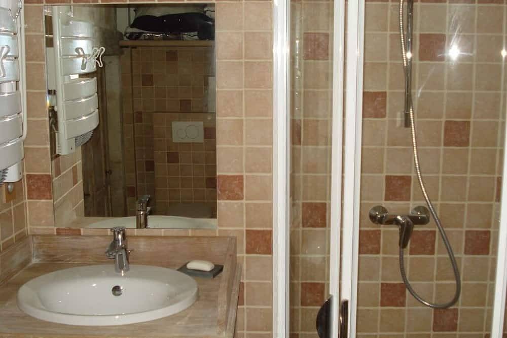 Apartamento entero, Apartamento-Superior-Baño con ducha-Vue rivière in Beynac-et-Cazenac, Périgord Noir