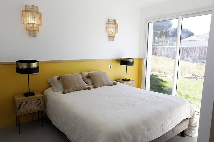 Location de vacances pour 10 personnes, avec jardin dans Plage Du Gros Jonc Le Bois Plage En Re - 3