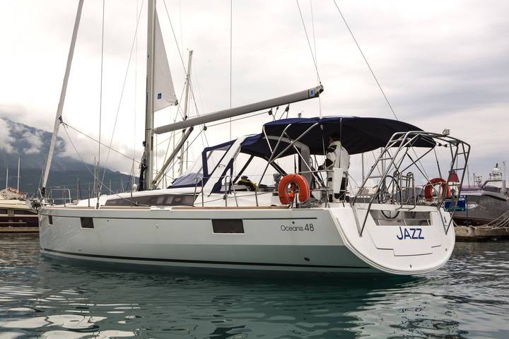 Bateau pour 6 personnes dans Tivat