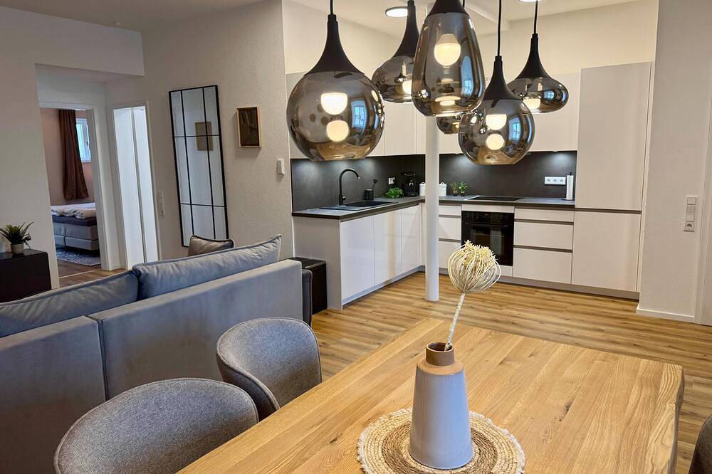 Ganze Wohnung, Exklusive Ferienwohnung im Schloss Espasingen in Espasingen, Stockach