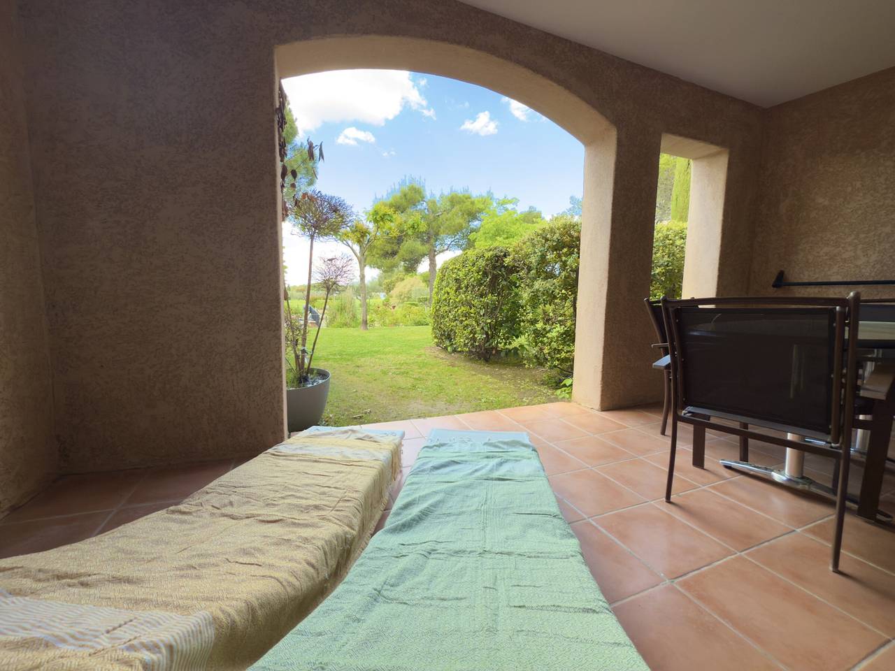 Apartamento entero, Apartamento con aire acondicionado en Provenza, cerca del Golf de Pont Royal in Mallemort, Region de Arles