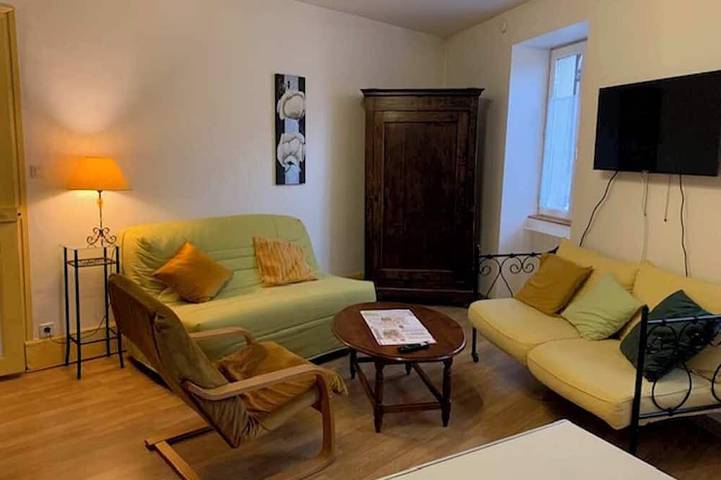 Gîte pour 2 personnes, avec terrasse dans Jalogny - 4