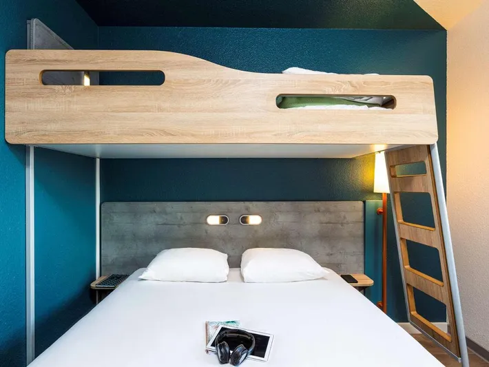 Hotel for 3 people, with terrace and view - 1