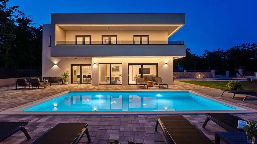 Villa für 8 Personen, mit Pool und Terrasse - 1