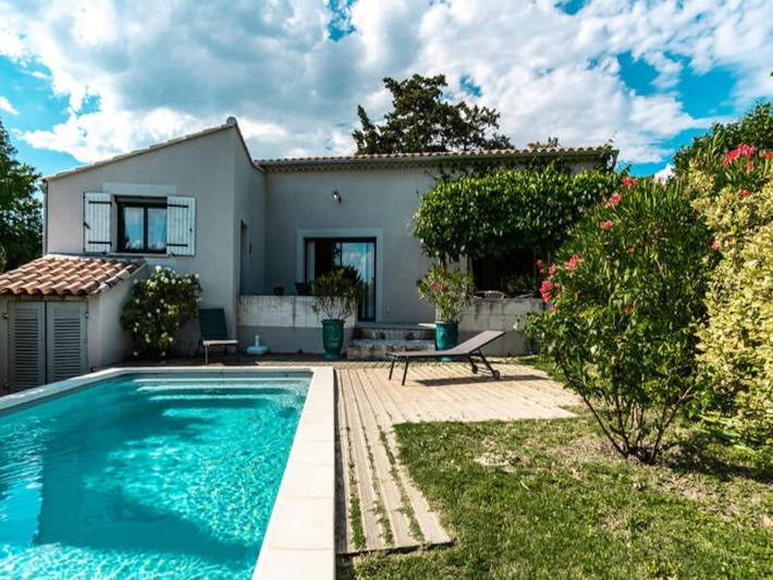Appartement de vacances pour 4 personnes, avec jardin ainsi que terrasse et piscine, animaux acceptés à L'Isle-sur-la-Sorgue