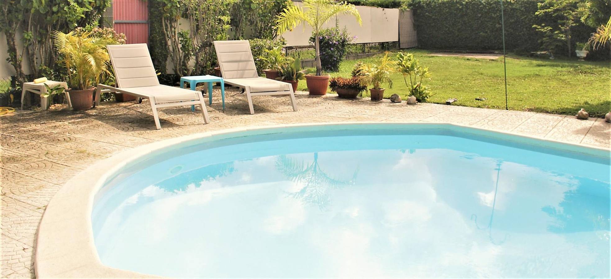 Estudio entero, Tahiti - Sanny's Place Room & Pool in Punaauia, Tahiti