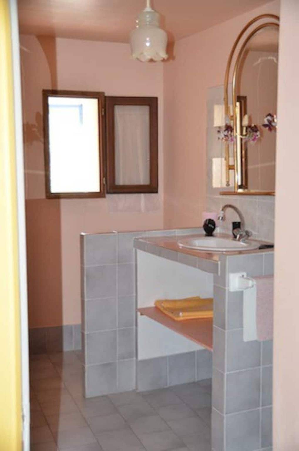 Ganze Wohnung, Ferienwohnung 'Bastide La Fondue' mit Gemeinschaftsterrasse und Gemeinschaftsgarten in Allemagne-en-Provence, Regionaler Naturpark Verdon