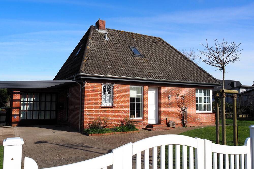 Cozy vacation home, 2-5 persons, garden and terrace, dogs welcome in Garding, Eiderstedt