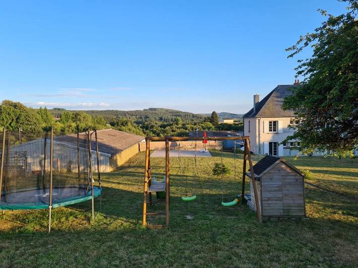 Location de vacances pour 10 personnes, avec Terrasse ainsi que Jardin et Vue à Montsauche-les-Settons - 2