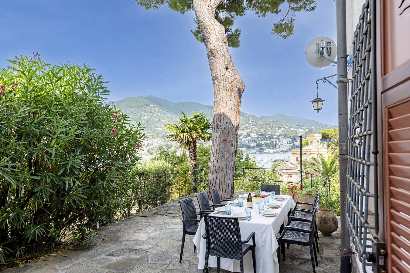 Entire apartment, Villa Bianca in Rapallo in Rapallo (City), Rapallo