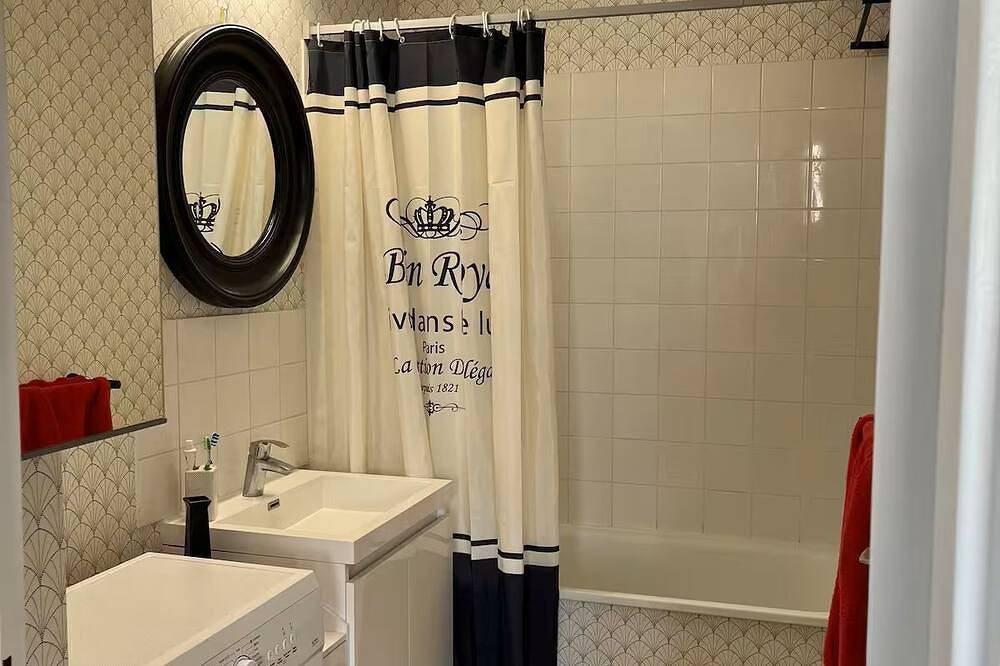 Appartement entier, Studio superbe in Puteaux, Hauts-de-Seine