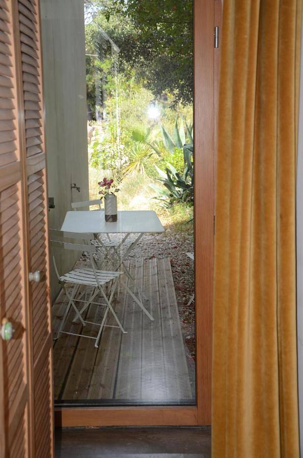 Gîte pour 2 personnes, avec Terrasse ainsi que Jardin et Vue à Saint-Geniès-des-Mourgues