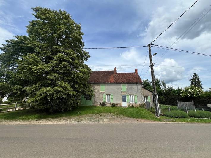Gîte pour 6 personnes, avec jardin dans Champvoux