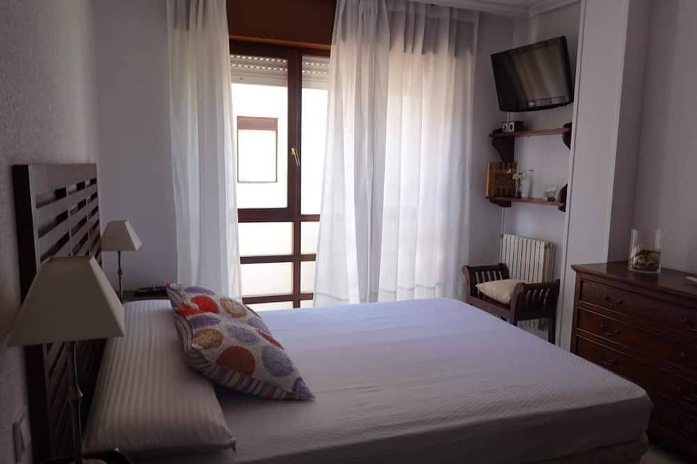 Entire apartment, Nuevo apto con piscina y parking in Mogro, Miengo