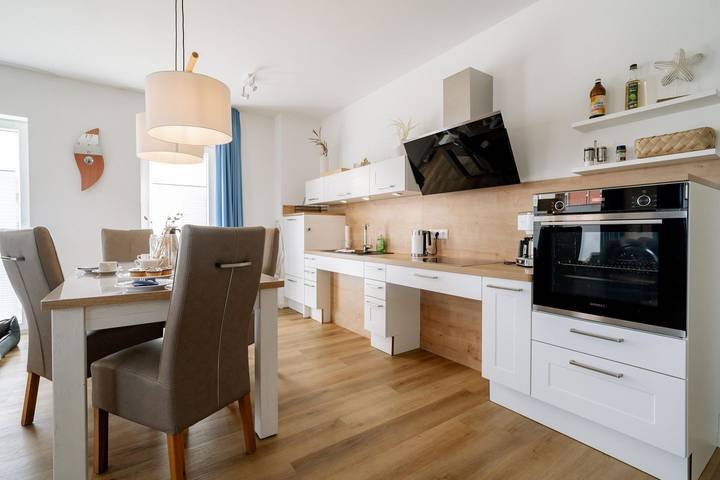 Ferienwohnung für 3 Personen, mit Sauna und Balkon in Schillig - 2