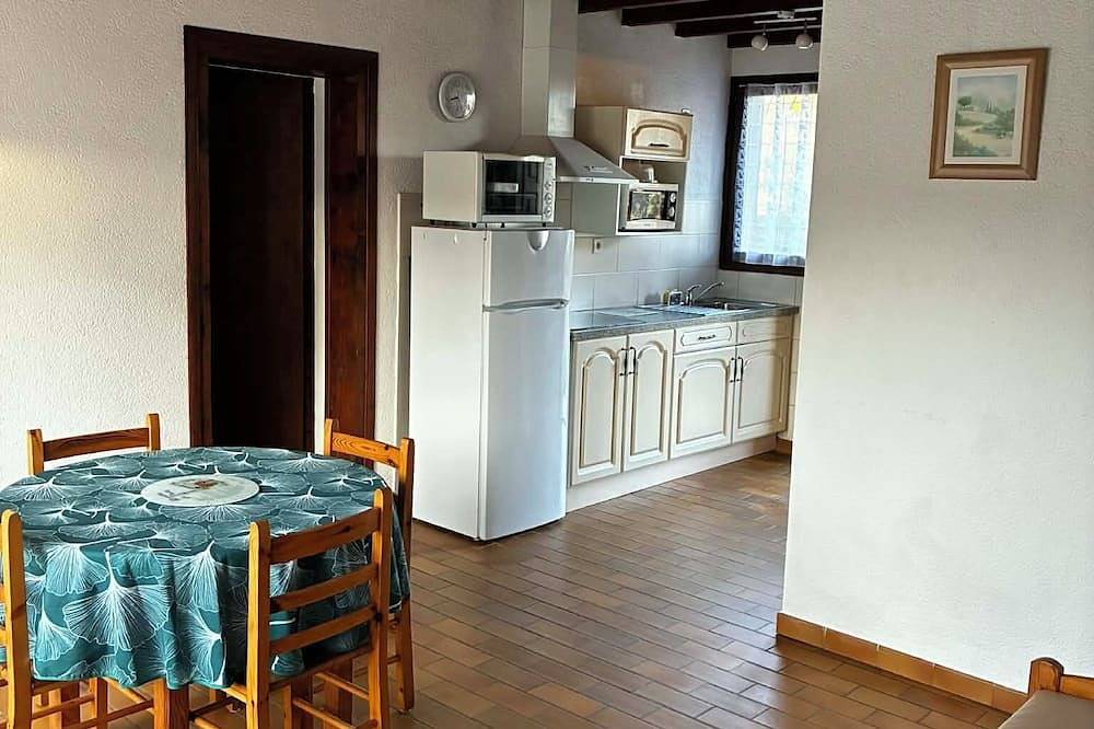 Appartement entier, Les Genêts (T2 Rdc) avec piscine in Eugénie-les-Bains, Landes