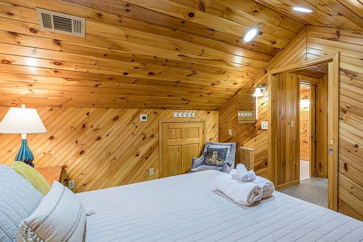 Vacation rental for 8 people in Helen