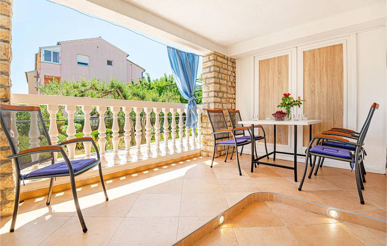 Gîte pour 5 personnes, avec terrasse à Vodice - 2