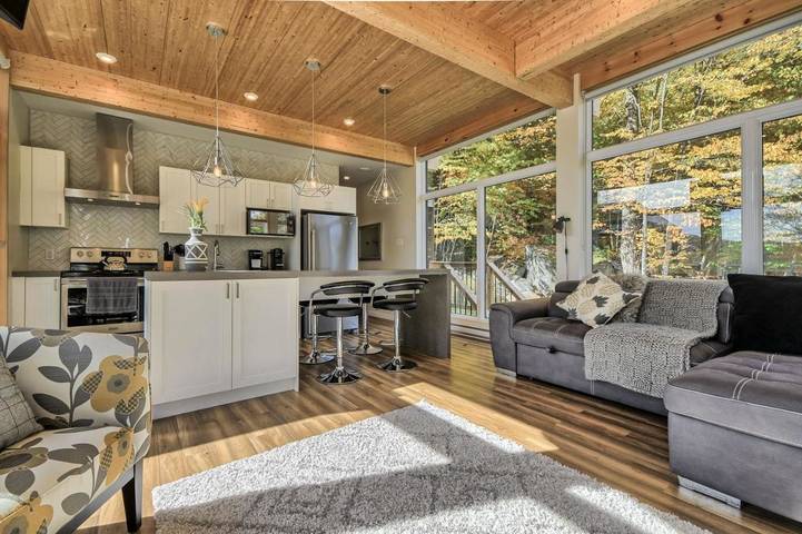 Location de vacances pour 6 personnes, avec vue ainsi que balcon et vue sur le lac dans Québec - 2