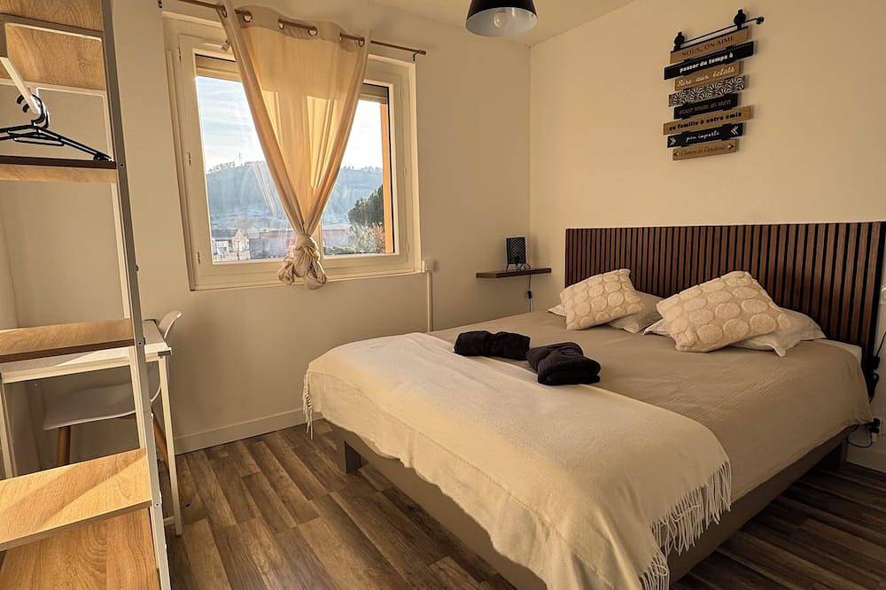 Ganze Wohnung, T3 Moderne - Air conditioning - Private parking - Sleeps 4 in Decazeville, Aveyron