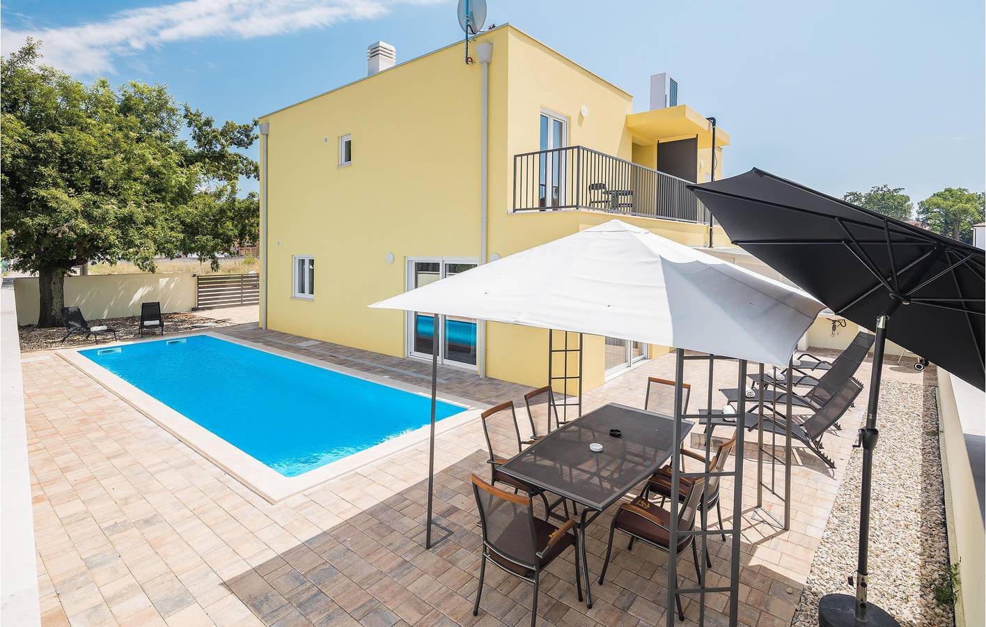 Reizende 2-Zimmer-Wohnung mit Pool, Terrasse und Zugang zum Strand in Poreč, Grad Poreč